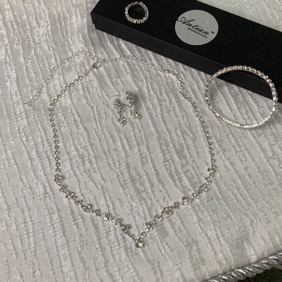 Antian Accessories™ Rhinestone 4-Piece Jewelry Set - Picture 6 of 6